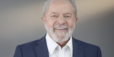 Lula (PT) é eleito presidente do Brasil com 50,8% dos votos
