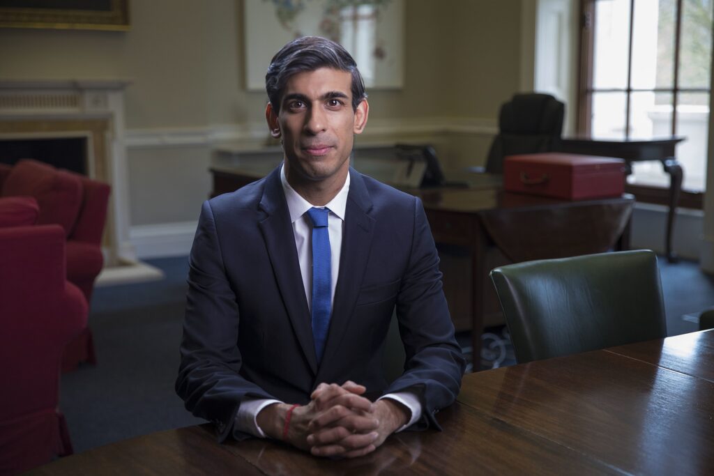 Rishi Sunak, no passado, atuou no governo Boris Johnson - Foto: HM Treasury