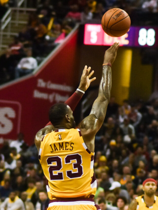 NBA: LeBron ganha R$ 658 milhões; veja os 10 jogadores mais bem pagos