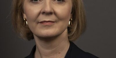 cropped-Official_portrait_of_Prime_Minister_Liz_Truss.jpg