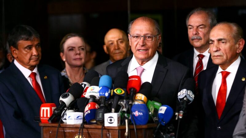 Alckmin entrega minuta da PEC da Transição ao Congresso: “Proposta para o Legislativo analisar”