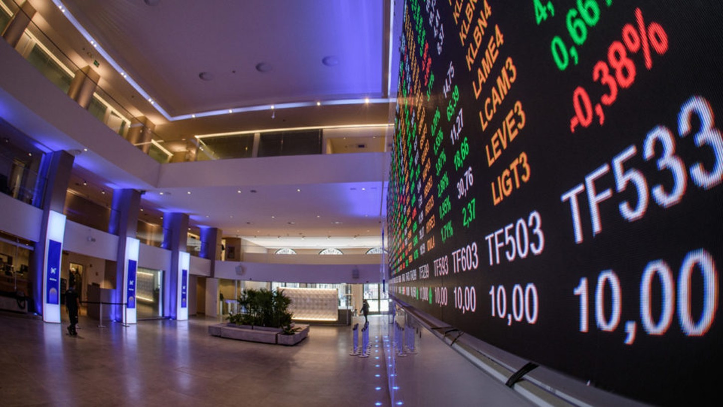 BTG Pactual (BPAC11) e Sabesp são os grandes responsáveis pela alta de 1,69% no Ibovespa nesta terça-feira.