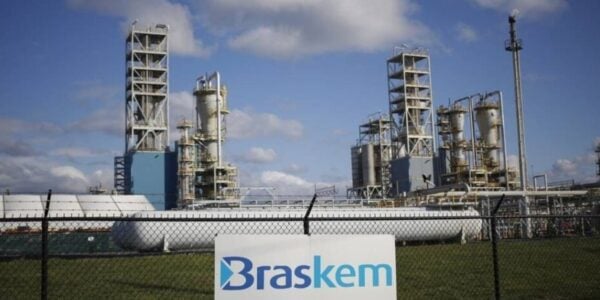 Braskem (BRKM5) dispara com anúncio de investimento