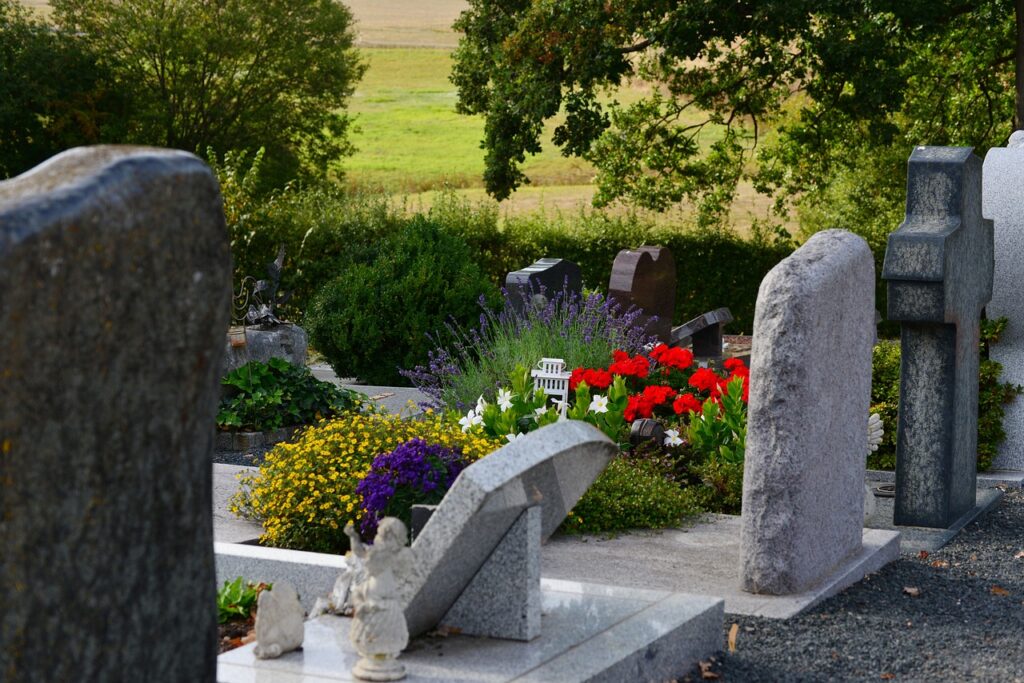 Fundo imobiliário de cemitérios - Fonte: Pixabay