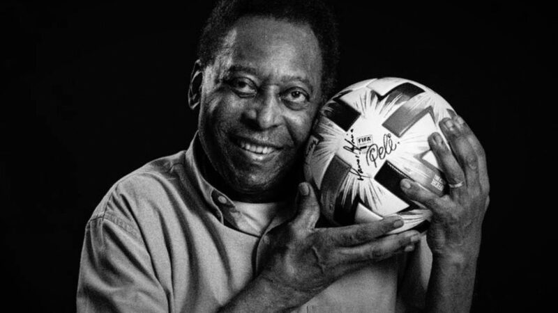 Morre o maior atleta de todos os tempos, Rei Pelé nos deixa aos 82