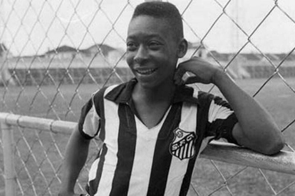 Pelé em fotos: registros da carreira do maior jogador de todos os tempos -  Correio Nogueirense