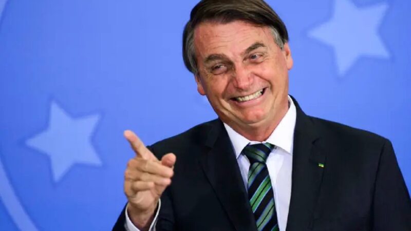Com aposentadoria e salário, Bolsonaro pode ganhar mais de R$ 75 mil como ex-presidente