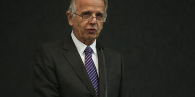 Ex-presidente do TCU, José Múcio aceita convite para ser ministro da Defesa, diz jornal