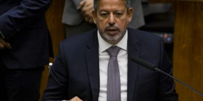 Com resistência de Lira, PT pode descartar PEC da Transição, diz jornal