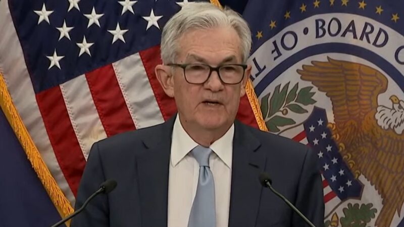 Fed prevê juros mais altos por “algum tempo” pela frente