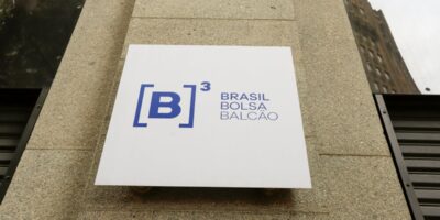 Ibovespa fecha em alta aos 108 mil pontos; Petrobras (PETR4) sobe 2,5% e JBS (JBSS3) afunda 6%