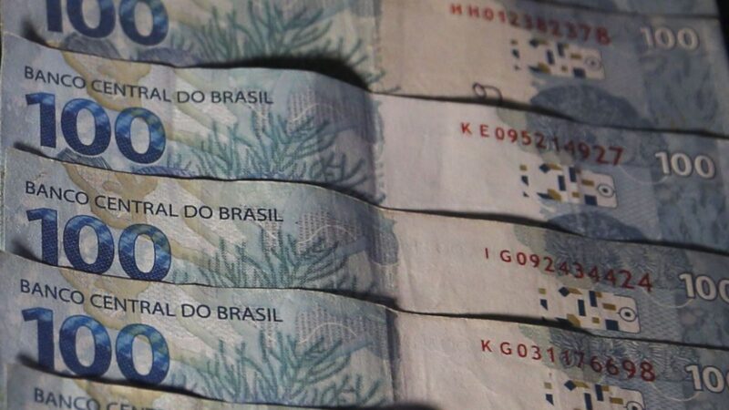 Auxílio Brasil de R$ 600: quando começa a ser pago e quem vai receber