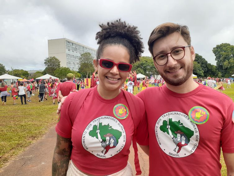 Posse de Lula:Amanda Teixeira e Evânio Guerrezi vieram do Paraná para a posse do novo governo. Foto: Pedro Peduzzi/Agência Brasil 
