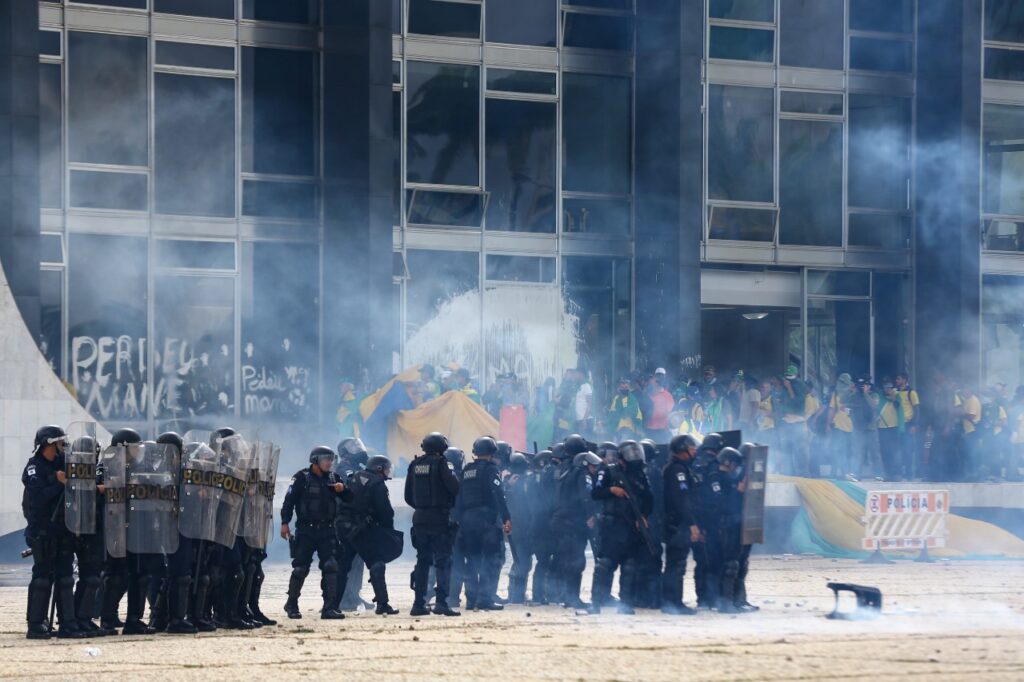 Extremistas invadem sedes dos três poderes em Brasília. Foto: Marcelo Camargo/Agência Brasil