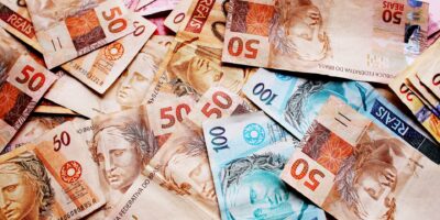 Imposto mínimo global deveria integrar reforma no Brasil, diz diretora da OCDE