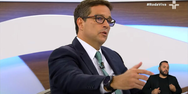 Dólar e Selic: Campos Neto fala de incertezas do BC e desconversa sobre intervenções no câmbio