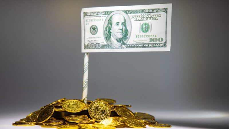 Existe hora certa para comprar dólar? Saiba como superar ‘tarefa impossível’ na cotação