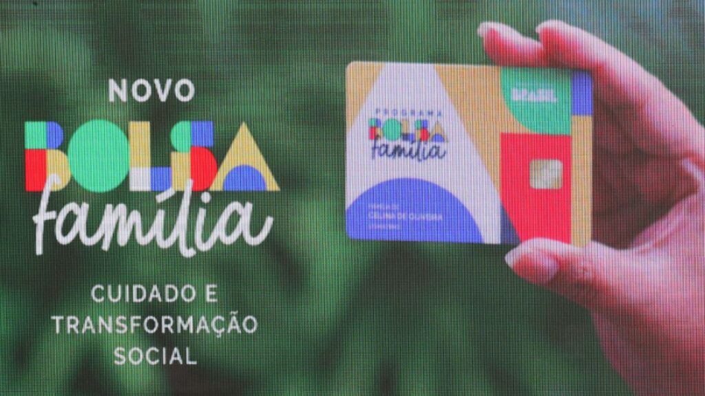 Cartão do Novo Bolsa Família. Foto: Lula Marques/Agência Brasil