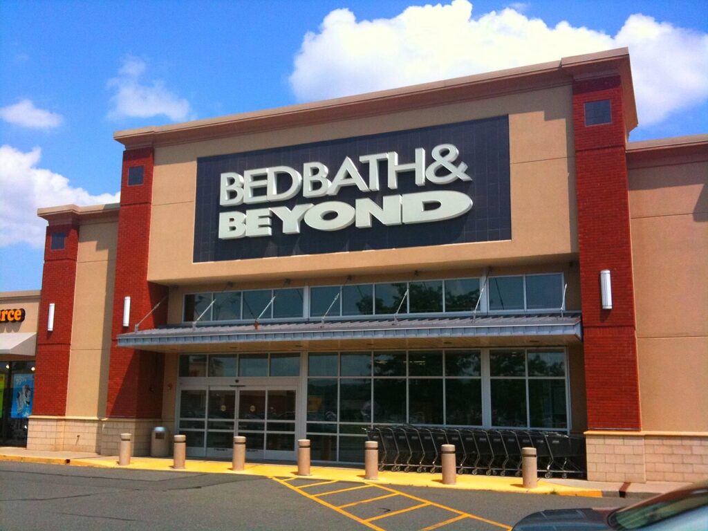 Bed Bath & Beyondà beira da falência: Wikimedia Commons/Mike Mozart/ToyChannel/JeepersMedia/YouTube