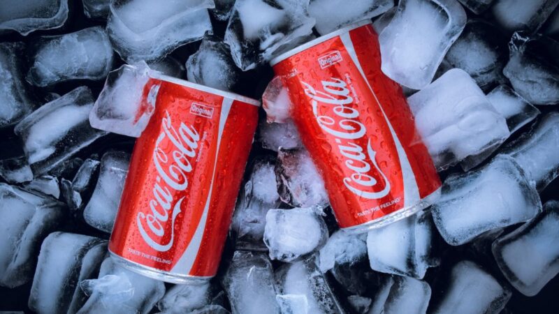 Coca-Cola (COCA34) supera expectativas de lucro e receita no 1T23