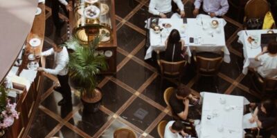 Saiba os melhores restaurantes para fazer negócios na América Latina. Foto: K8/Unsplash