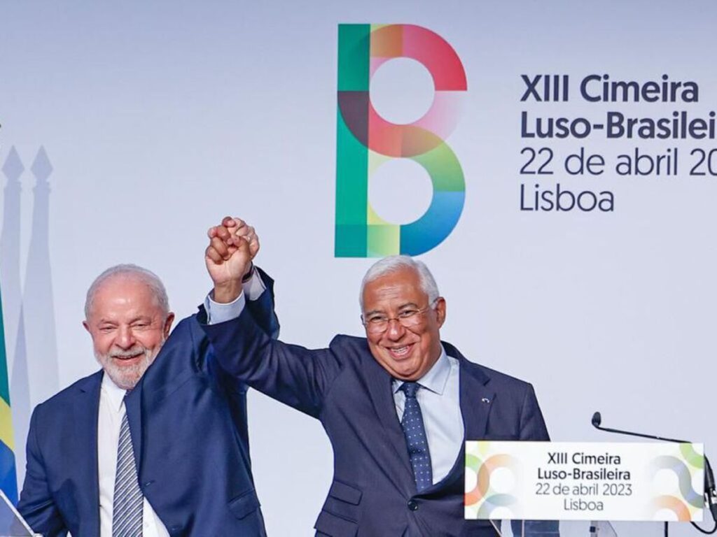 O presidente Luiz Inácio Lula da Silva (e) e o primeiro-ministro de Portugal, António Costa (d), durante a XIII Cimeira Luso-Brasileira. Foto: Ricardo Stuckert/PR