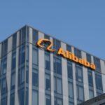 Lucro do Alibaba despenca, mas gigante surpreende o mercado com receita forte