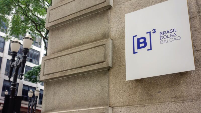 B3 (B3SA3): banco recomenda compra após resultado de junho e prevê “volumes acima do esperado”