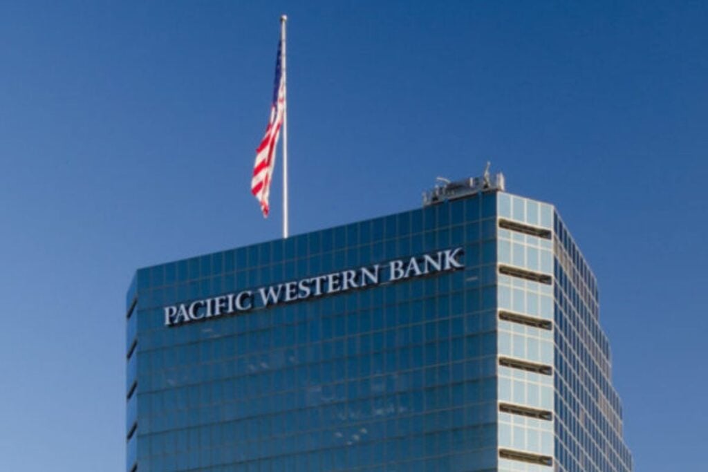 PacWest Bancorp (PACW) derrete 20% no pré-mercado de Nova York
