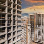Melhores ações para investir no setor imobiliário, segundo analistas: Direcional (DIRR3), Cury (CURY3) e mais