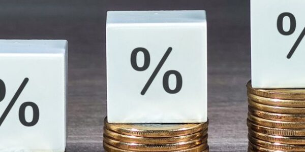 Juro médio no crédito livre sobe a 46,7% em novembro, diz BC; cheque especial vai a 141,7%