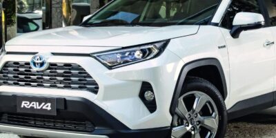 Lista dos carros mais vendidos do mundo inclui o RAV4, carro da imagem