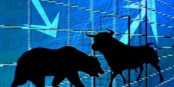 Ibovespa escorrega de novo e já ameaça devolver ganhos de julho