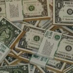 Dólar tem queda de 0,39% em meio a envolvimento dos EUA no conflito Israel-Irã