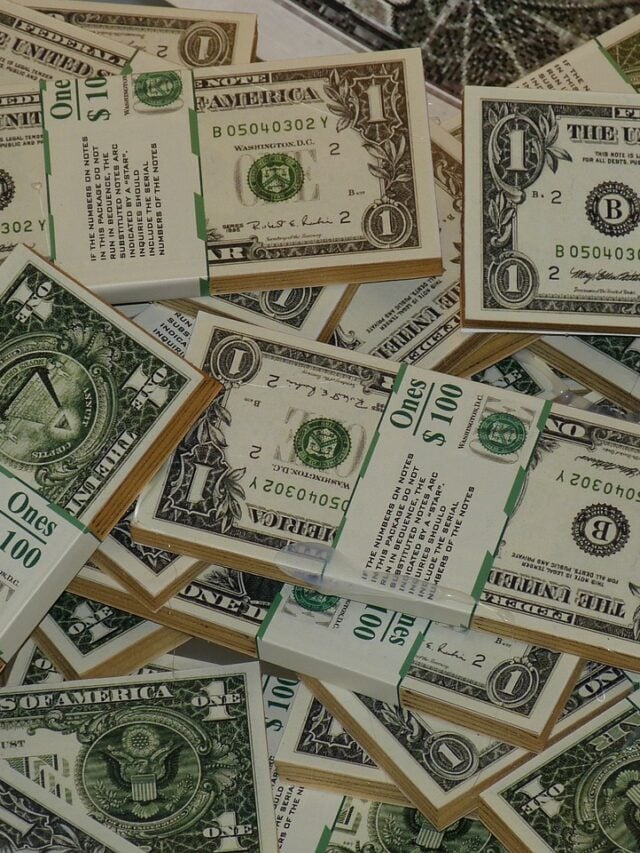 Dólar tem queda de 0,39% em meio a envolvimento dos EUA no conflito Israel-Irã