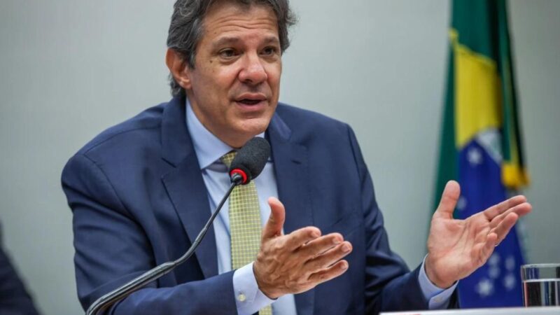 Haddad: governo vai revisar faixa de isenção do Imposto de Renda em 2024