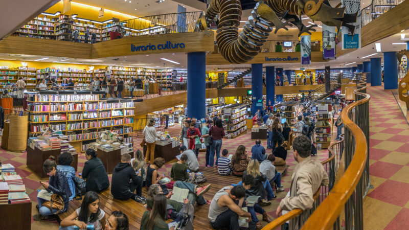 Livraria Cultura ‘vira o jogo’ nos tribunais, suspende falência e reabrirá lojas