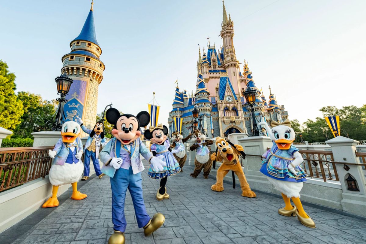 Com dólar a R 4,80, quanto fica uma viagem para a Walt Disney World?