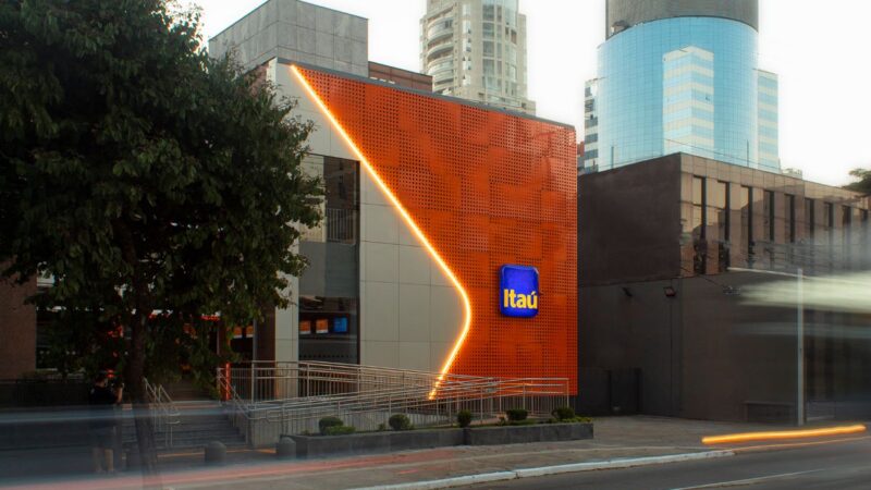 Itaú Unibanco (ITUB4) convoca AGO para acionistas