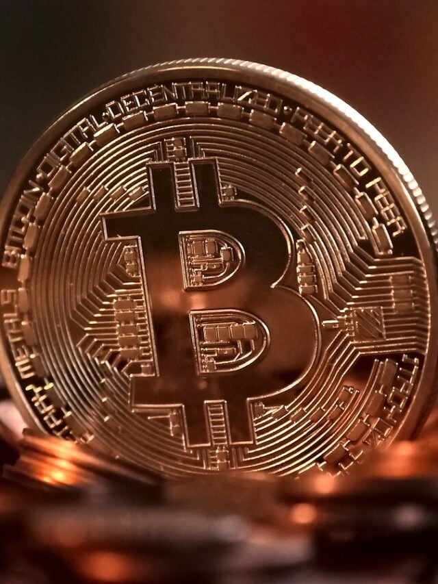 Bitcoin atinge máxima histórica, acima de US$ 109 mil, na véspera de celebração