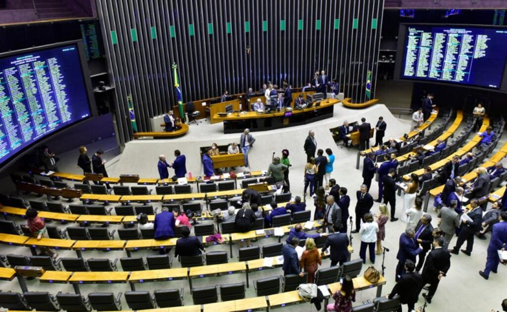 Câmara dos Deputados vota PL do Desenrola e limite de juros para o rotativo do cartão de crédito. Foto: Zeca Ribeiro/Câmara dos Deputados