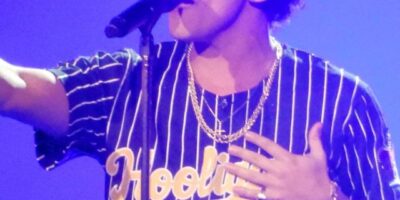 O cantor Bruno Mars bateu o recorde do maior cachê já pago pelos criadores do The Town e Rock in Rio, pelos seus dois shows (3 e 10 de setembro).