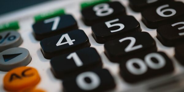Boletim Focus reduz projeções para IPCA até 2028; veja outros destaques