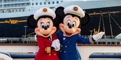 O novo cruzeiro Disney Treasure viajará para o Caribe, enquanto os passageiros podem aproveitar atrações a bordo. Veja imagens do navio.