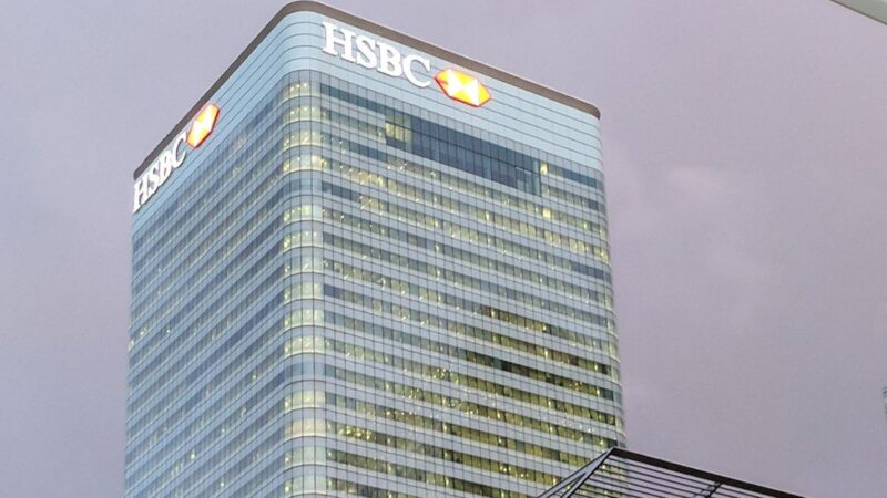 HSBC (H1SB34) triplica lucro no trimestre e anuncia recompra de ações em 2024