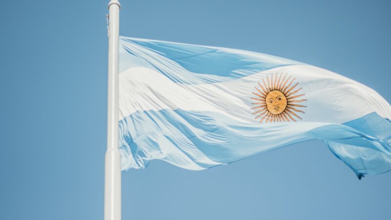 Argentina: Milei confirma ministro da Economia do próximo governo; veja quem será