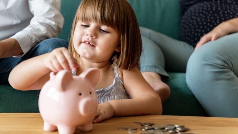 Educação financeira para crianças: 5 lições importantes para os seus filhos sobre dinheiro