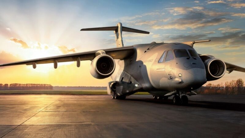 Embraer (EMBR3): República Tcheca escolhe aeronave C-390 para transporte militar