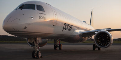 Embraer (EMBR3) fecha acordo bilionário para venda de 25 jatos; saiba mais