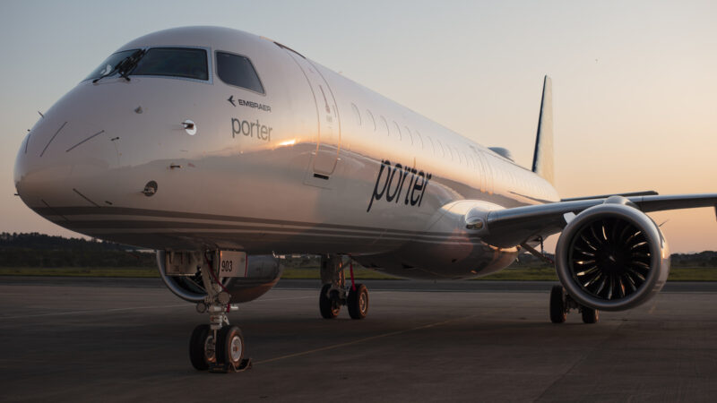 Embraer (EMBR3) fecha acordo bilionário para venda de 25 jatos; saiba mais